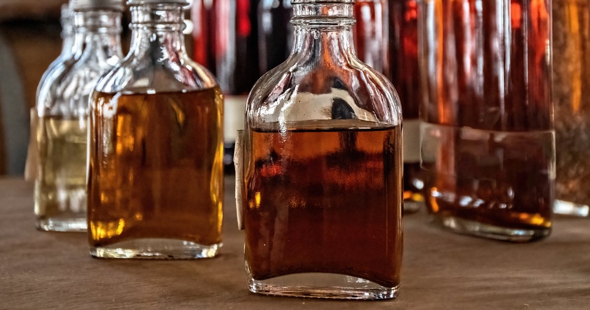 Rhum Paille : Tout Savoir sur ce Rhum Antillais d&rsquo;Exception en 2026